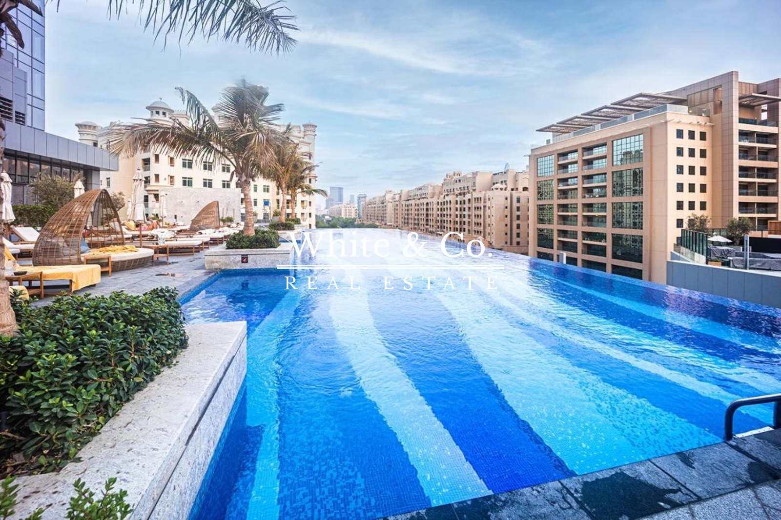The Palm Tower, Palm Jumeirah, Dubai